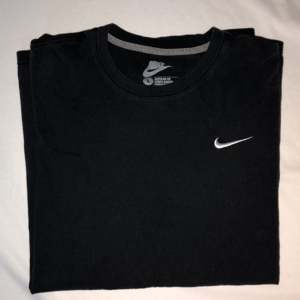 Black nike t shirt